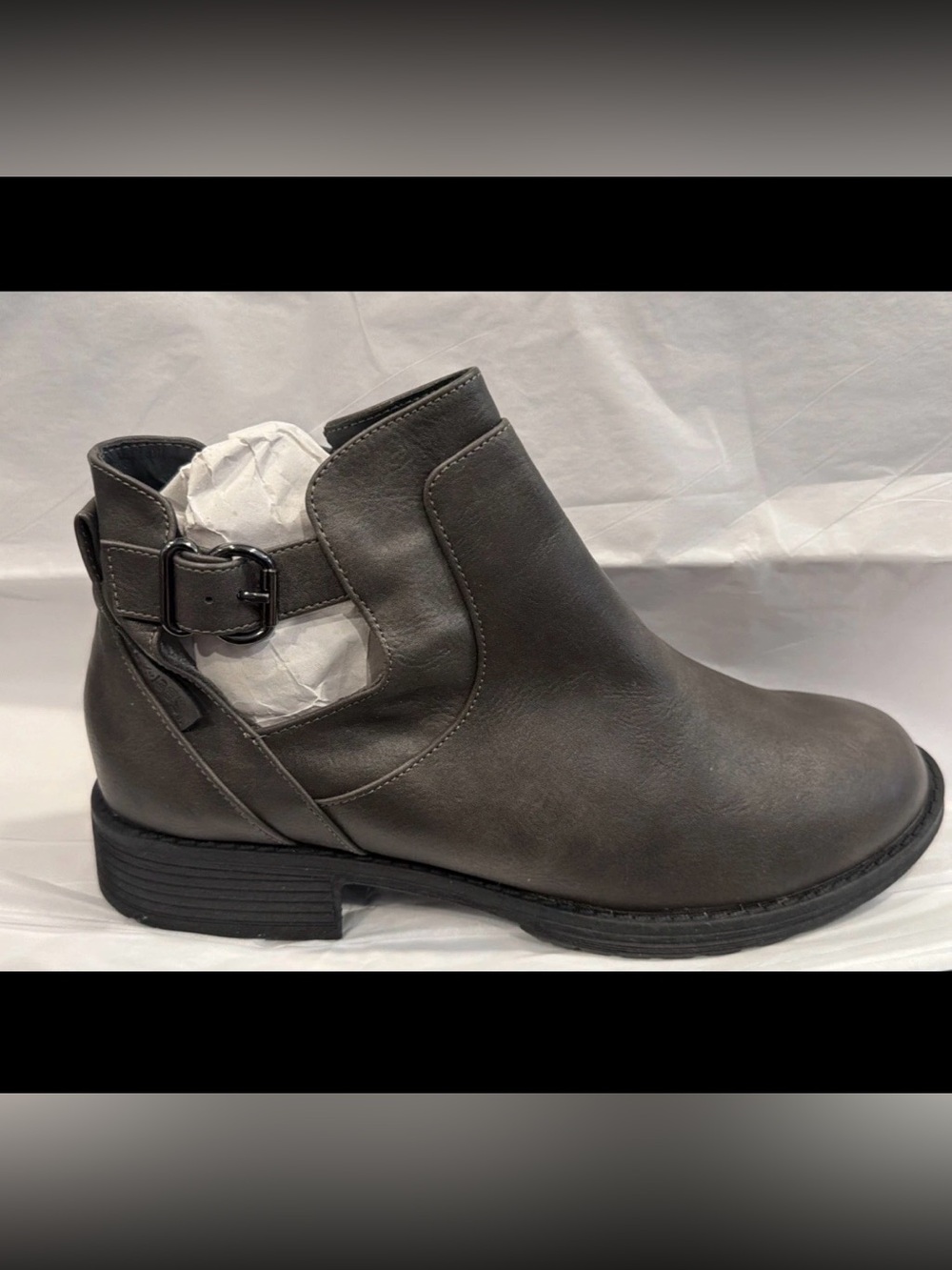 Muk Luks Women’s Bobbi Buckle Close Ankle Boots Gray PU Leather Size 11 M